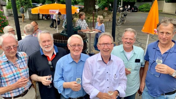 Erinnerung an das Kelterfest 2019: Weinprobe in frhlicher Runde