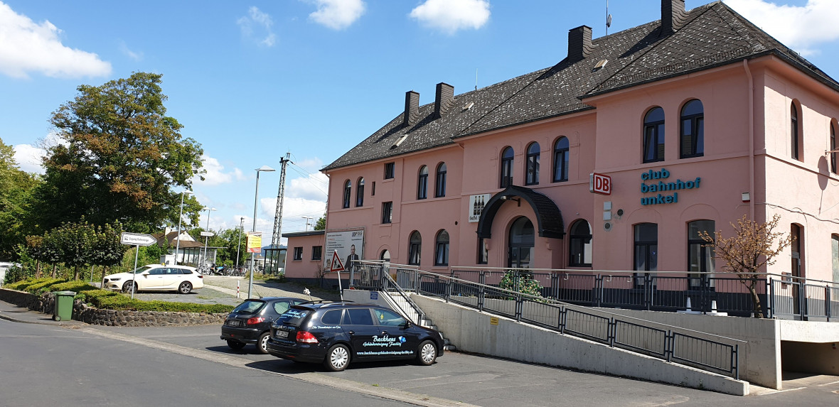 Der Bahnhof Unkel soll von der DB weiterhin halbstndig angefahren werden, fordert der Verbandsgemeinderat (Foto: Archiv)